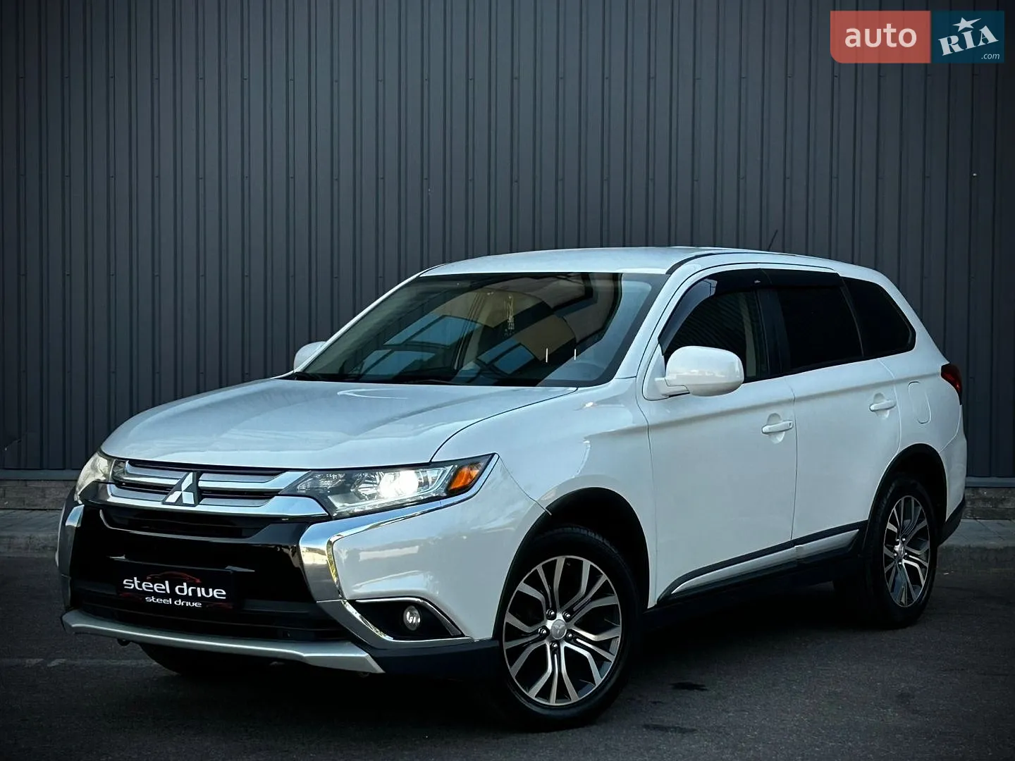 Mitsubishi Outlander, 2016