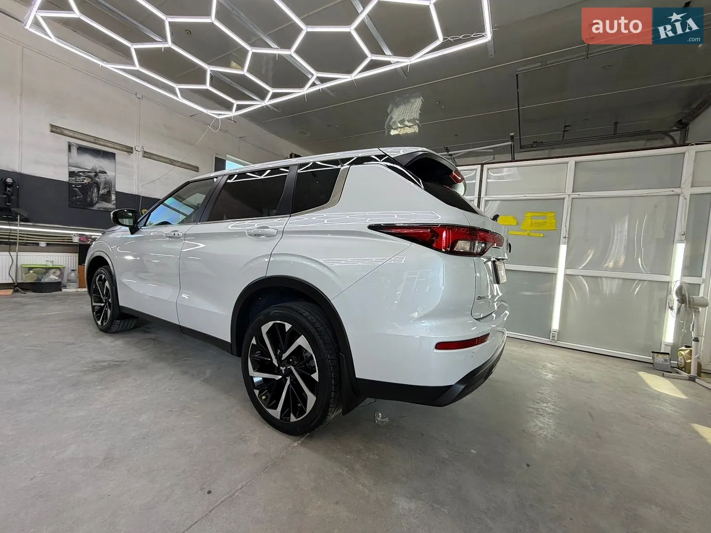Mitsubishi Outlander, 2024