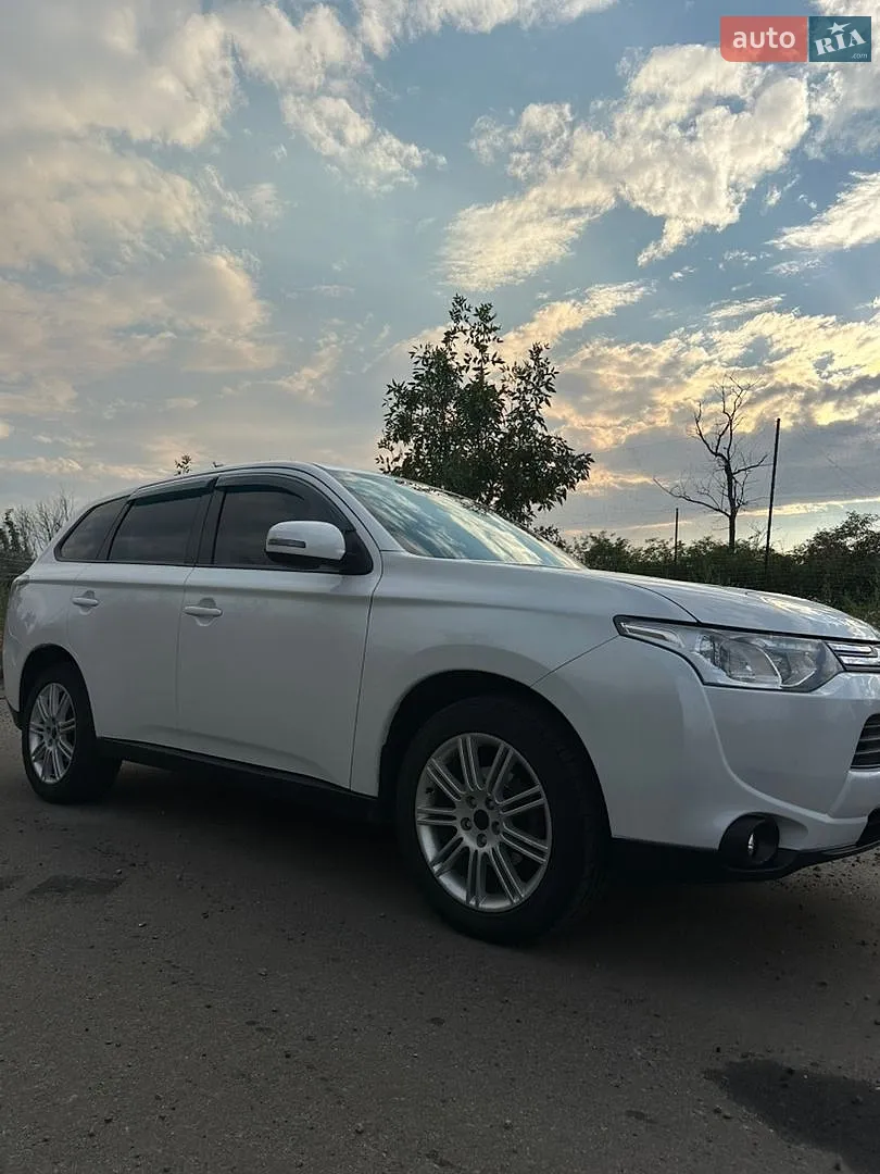 Mitsubishi Outlander, 2013