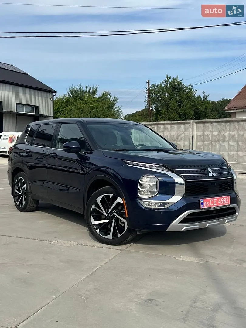 Mitsubishi Outlander, 2022