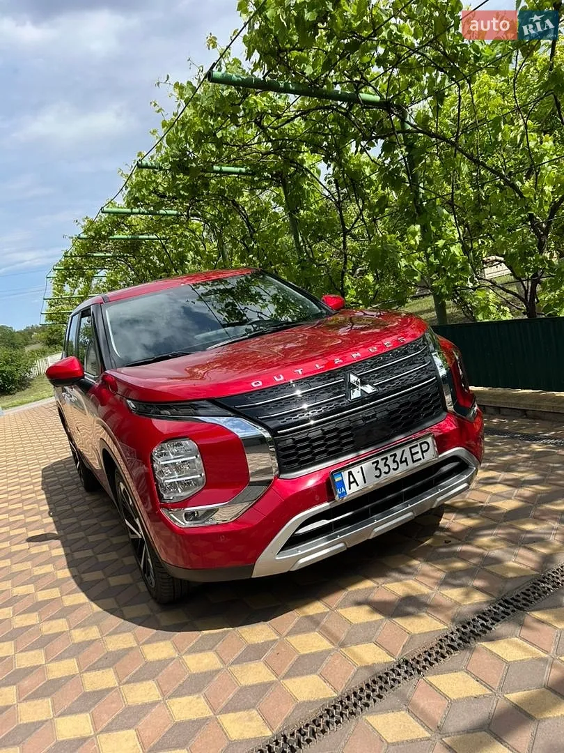 Mitsubishi Outlander, 2024