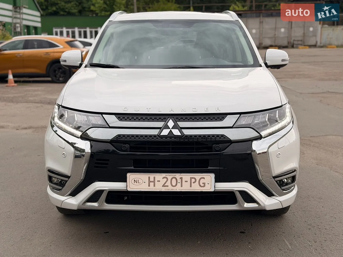 Mitsubishi Outlander, 2020