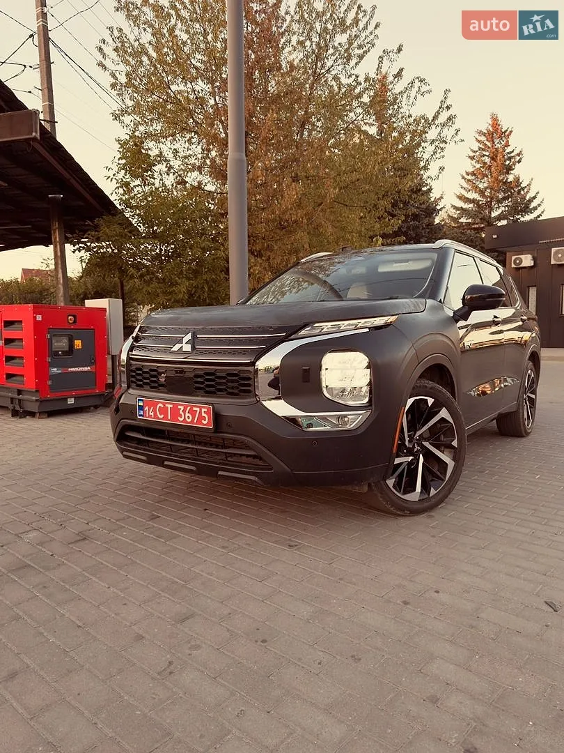 Mitsubishi Outlander, 2024