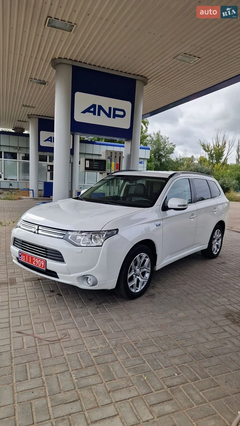 Mitsubishi Outlander, 2013