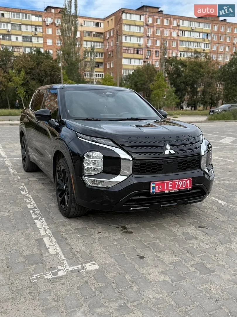 Mitsubishi Outlander, 2021