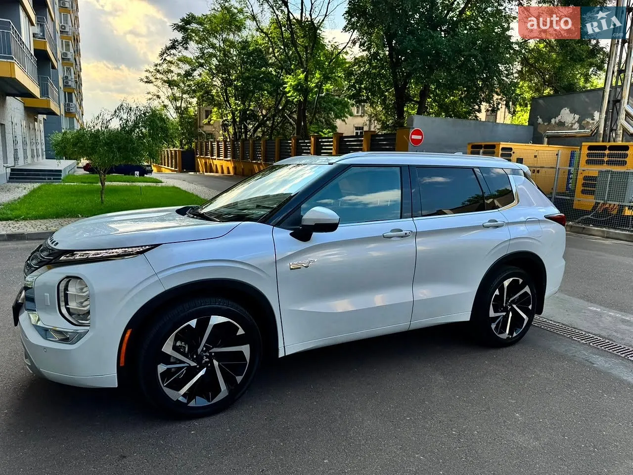 Mitsubishi Outlander, 2024