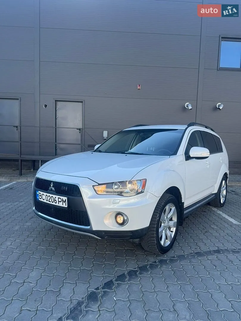 Mitsubishi Outlander, 2011