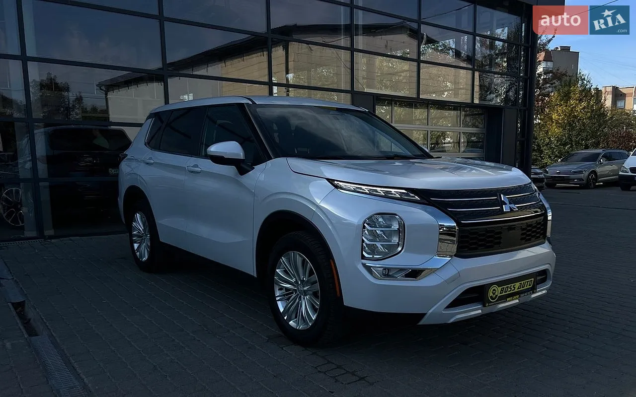 Mitsubishi Outlander, 2023