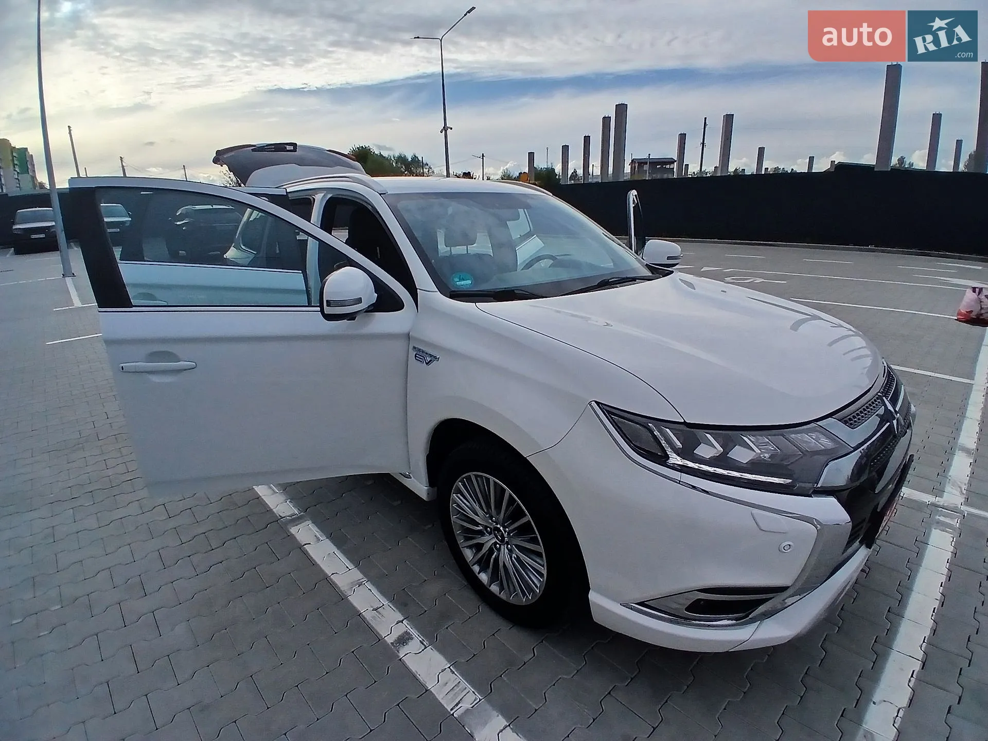 Mitsubishi Outlander 2019 — 1