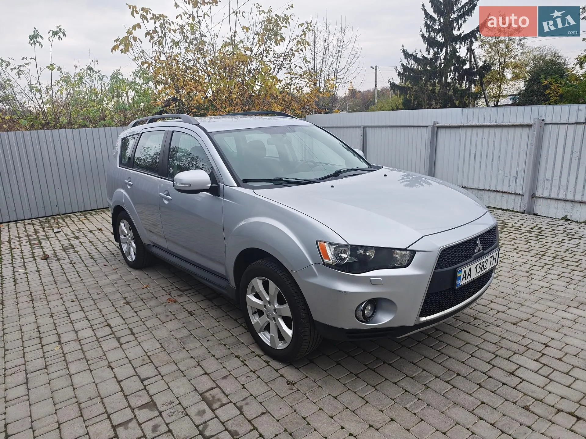 Mitsubishi Outlander, 2011