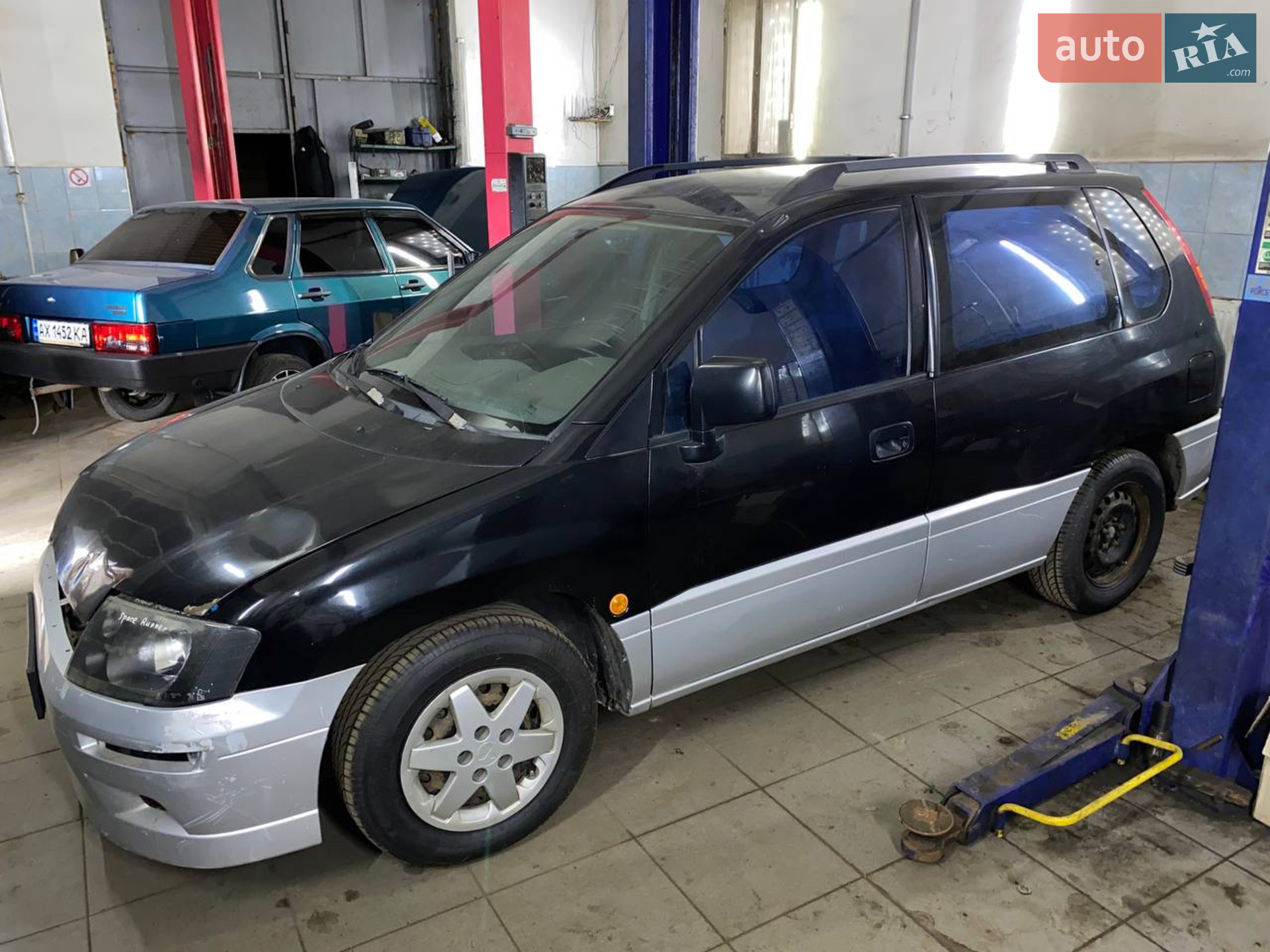 Mitsubishi Space Runner, 1999