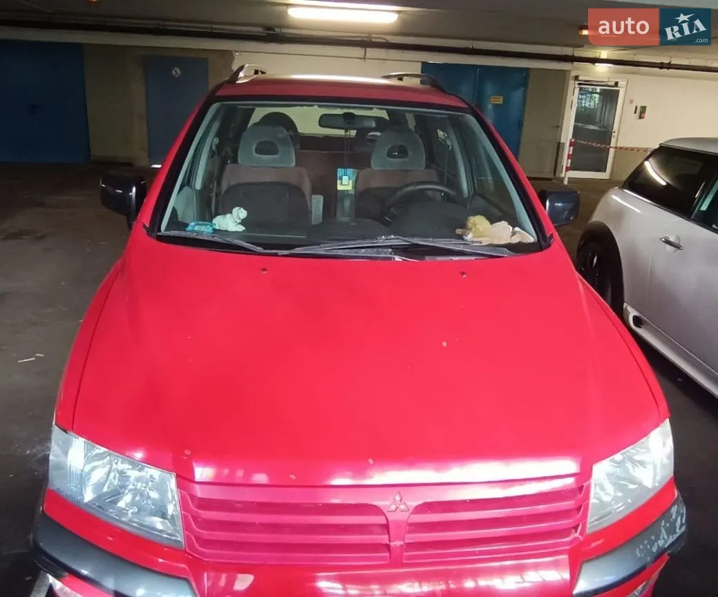 Mitsubishi Space Wagon, 1999