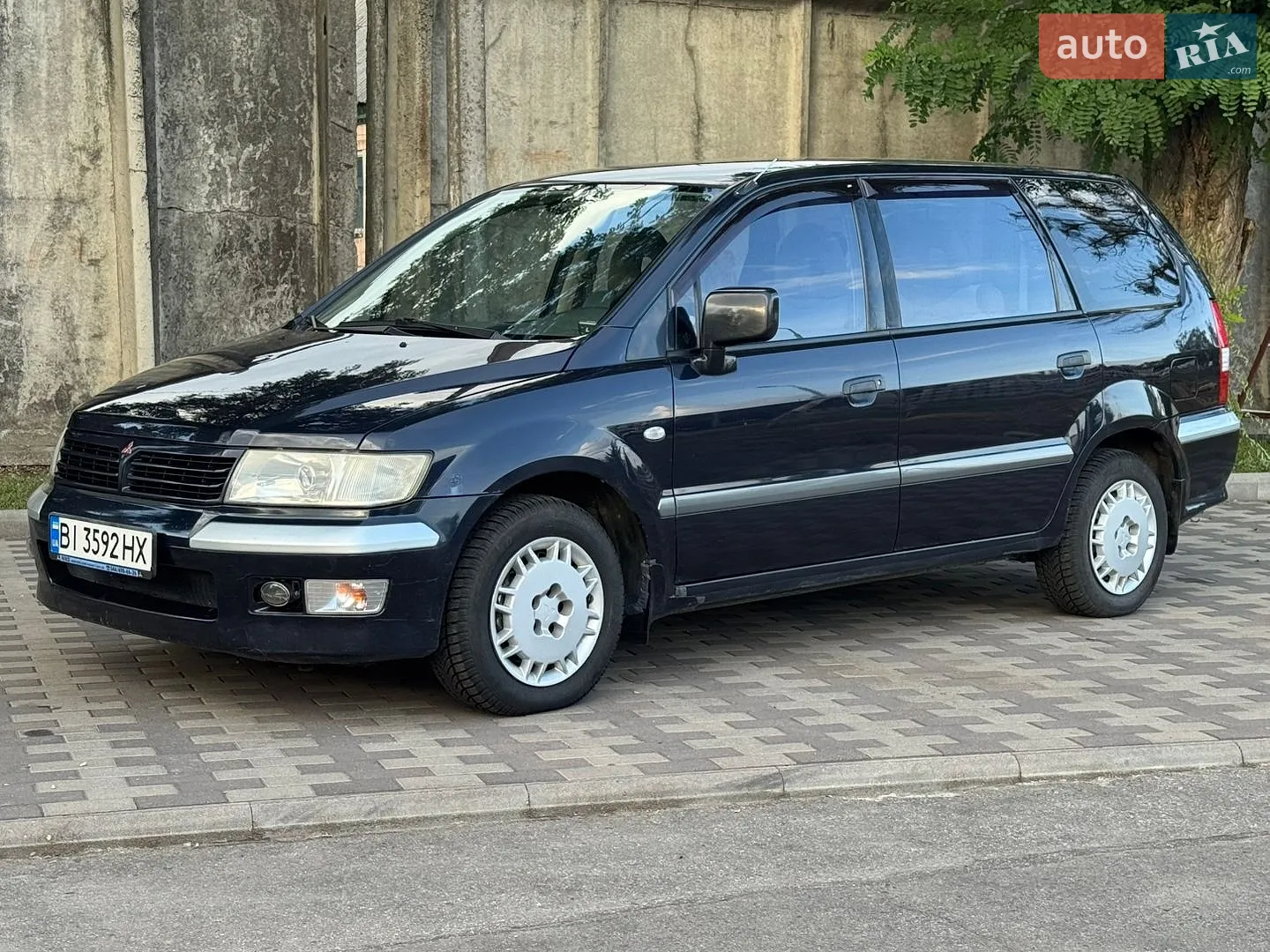 Mitsubishi Space Wagon, 2002