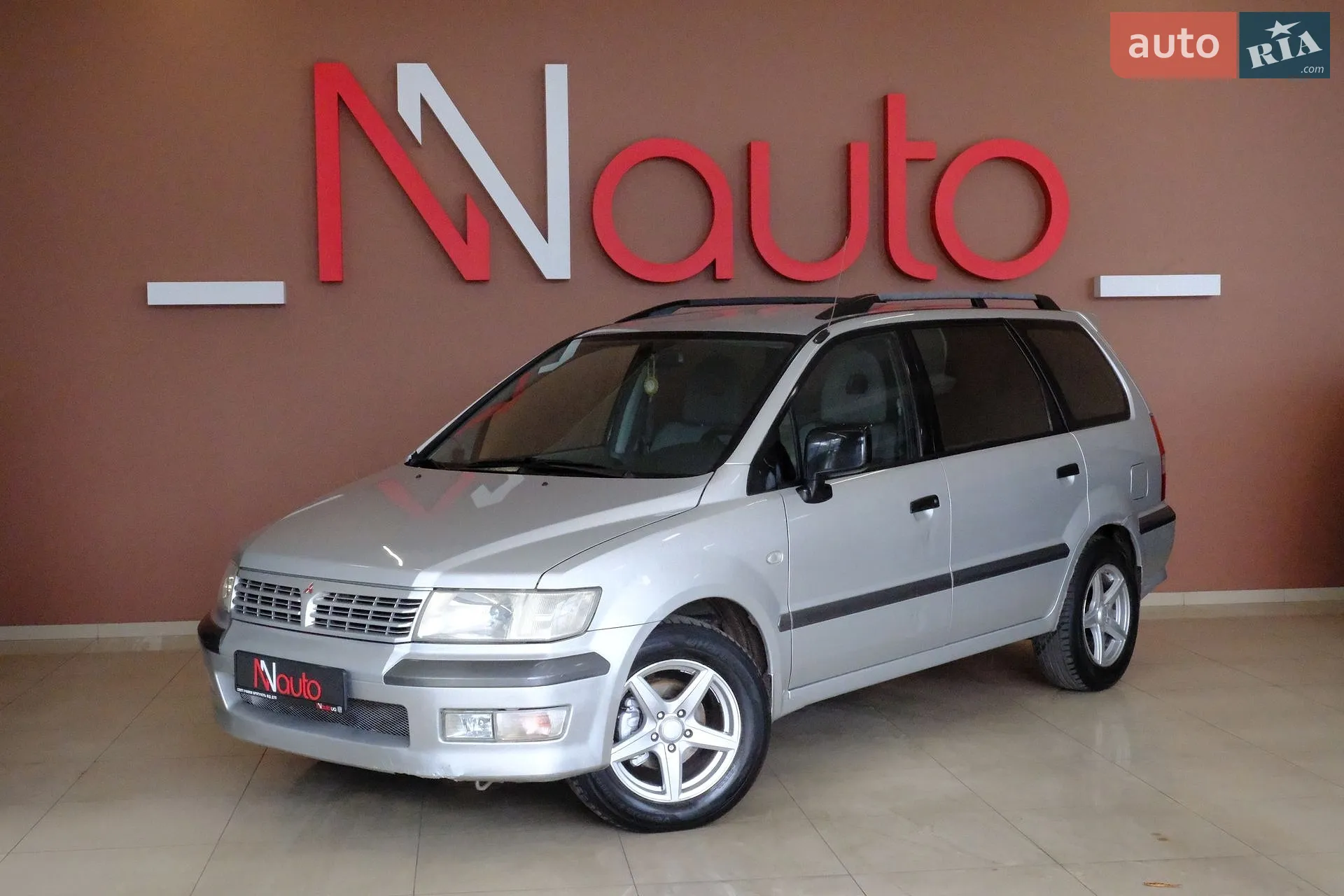 Mitsubishi Space Wagon, 2002