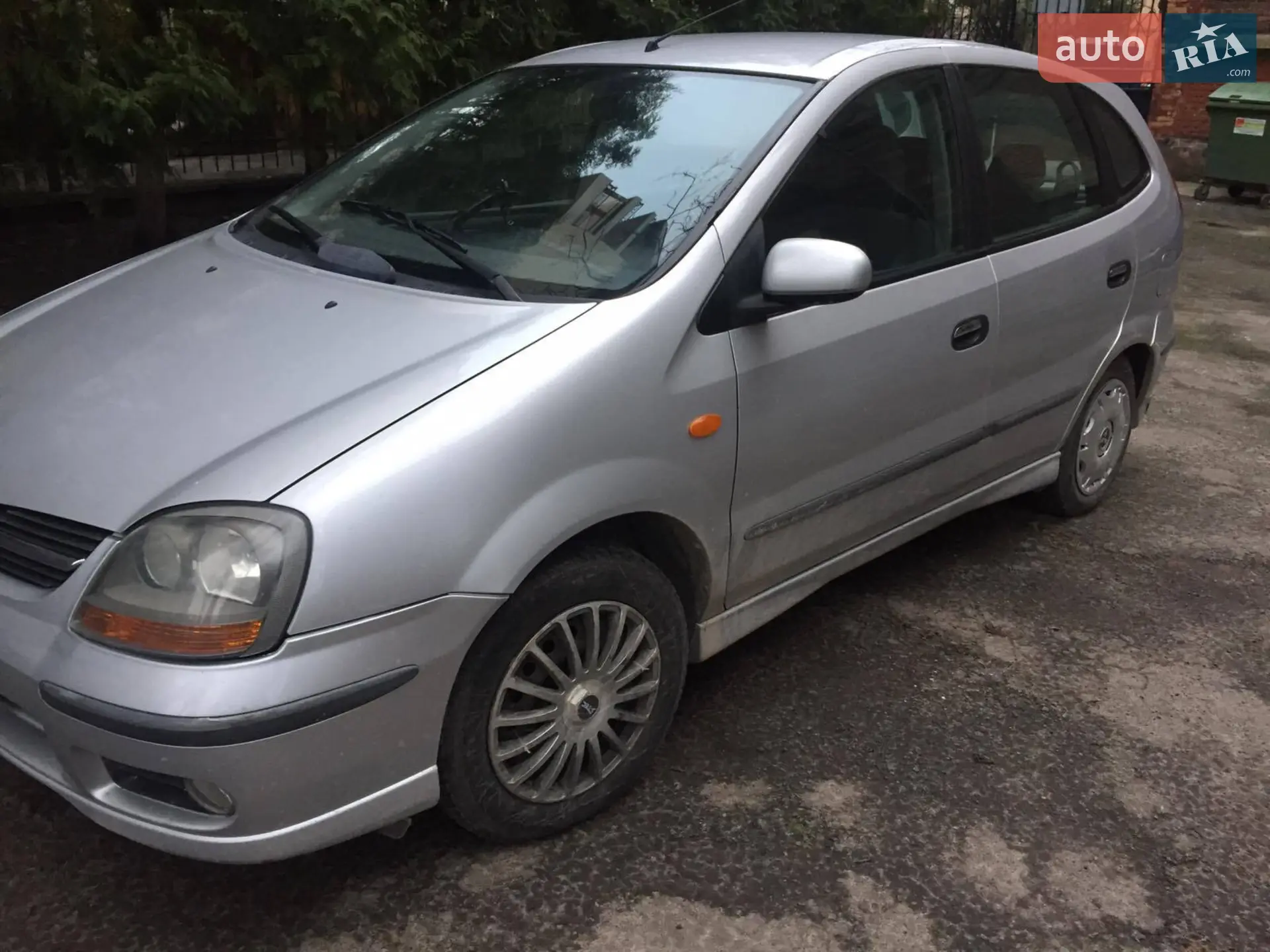 Nissan Almera Tino, 2005