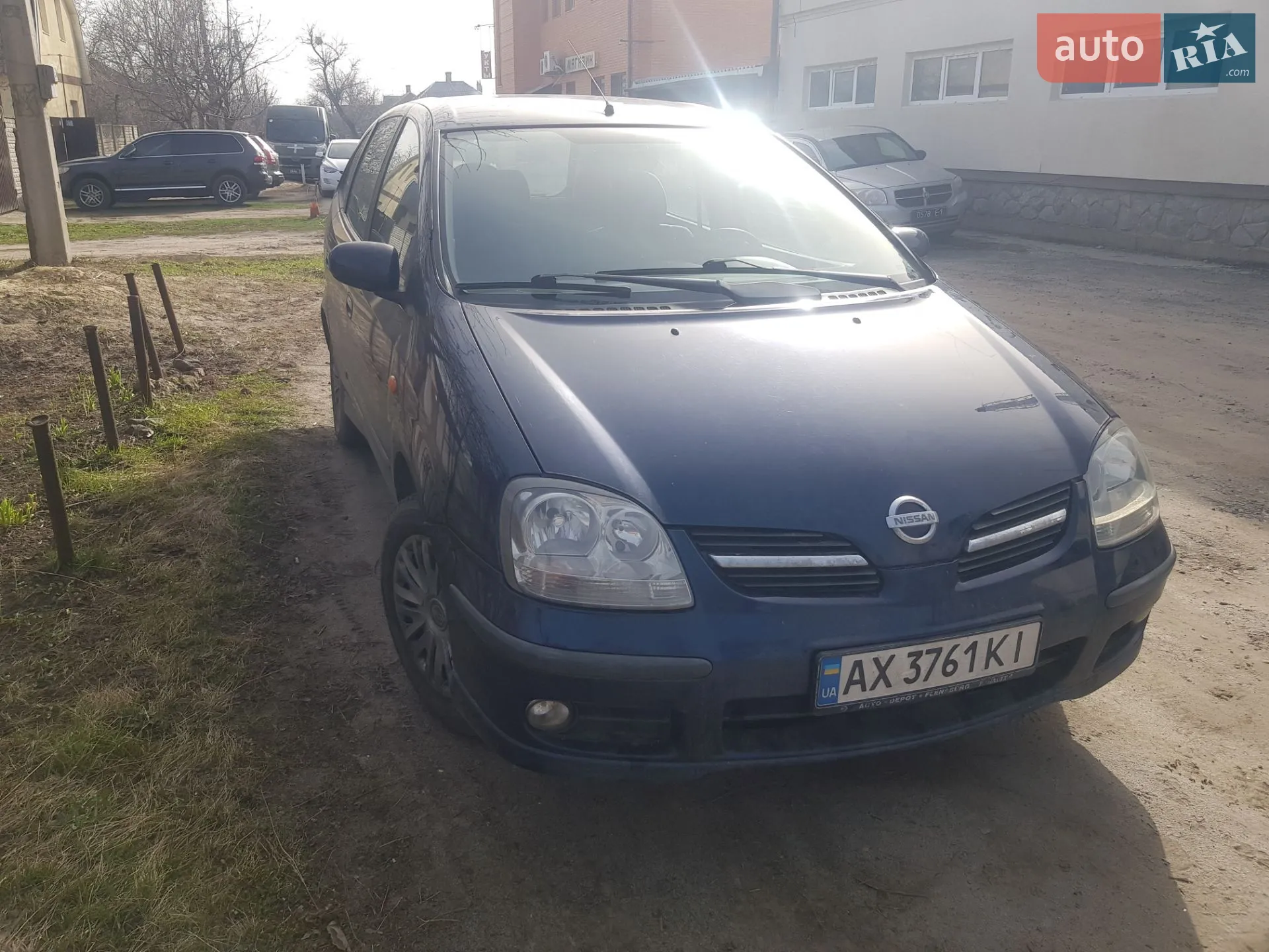 Nissan Almera Tino, 2004