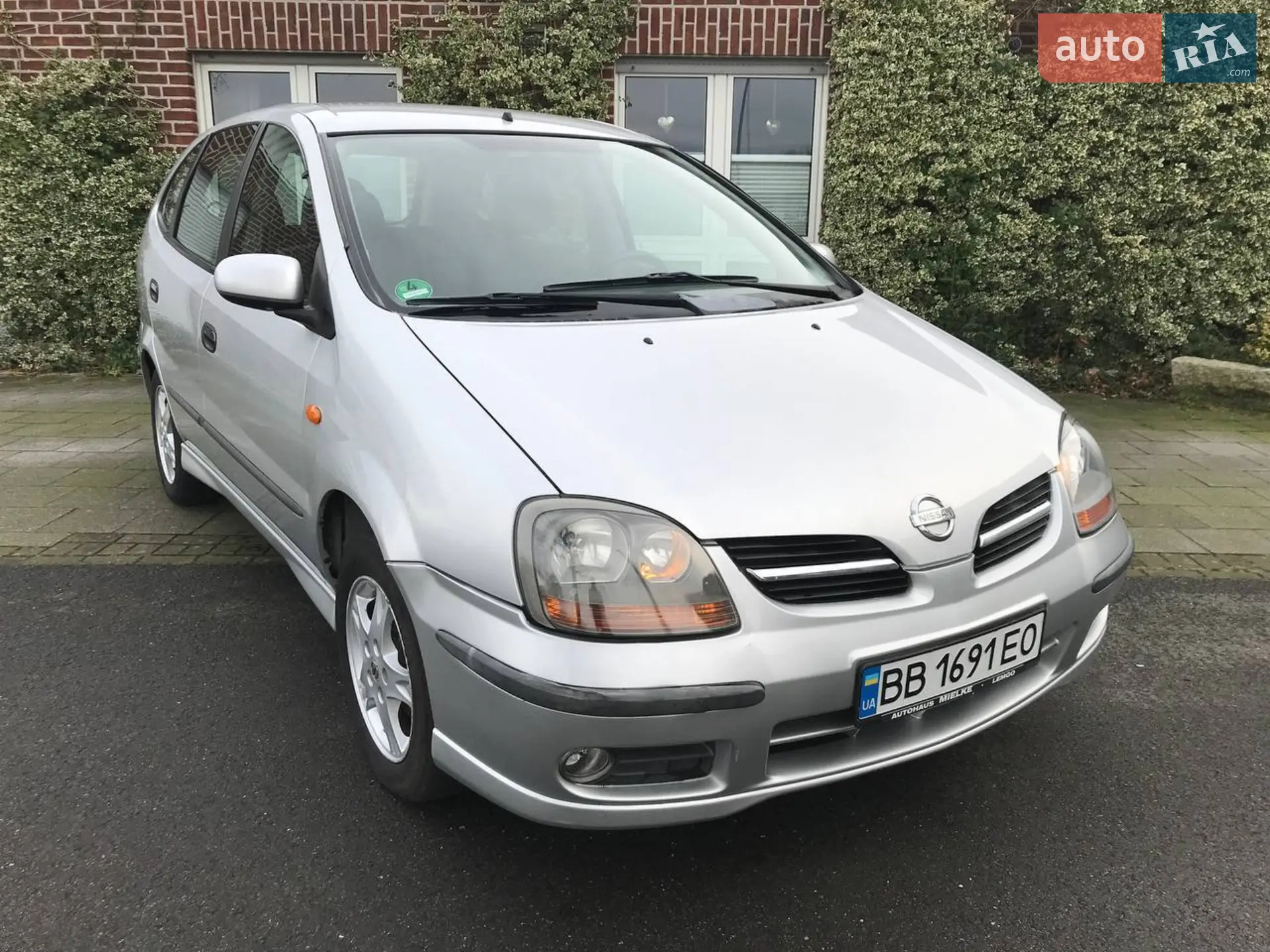 Nissan Almera Tino, 2004