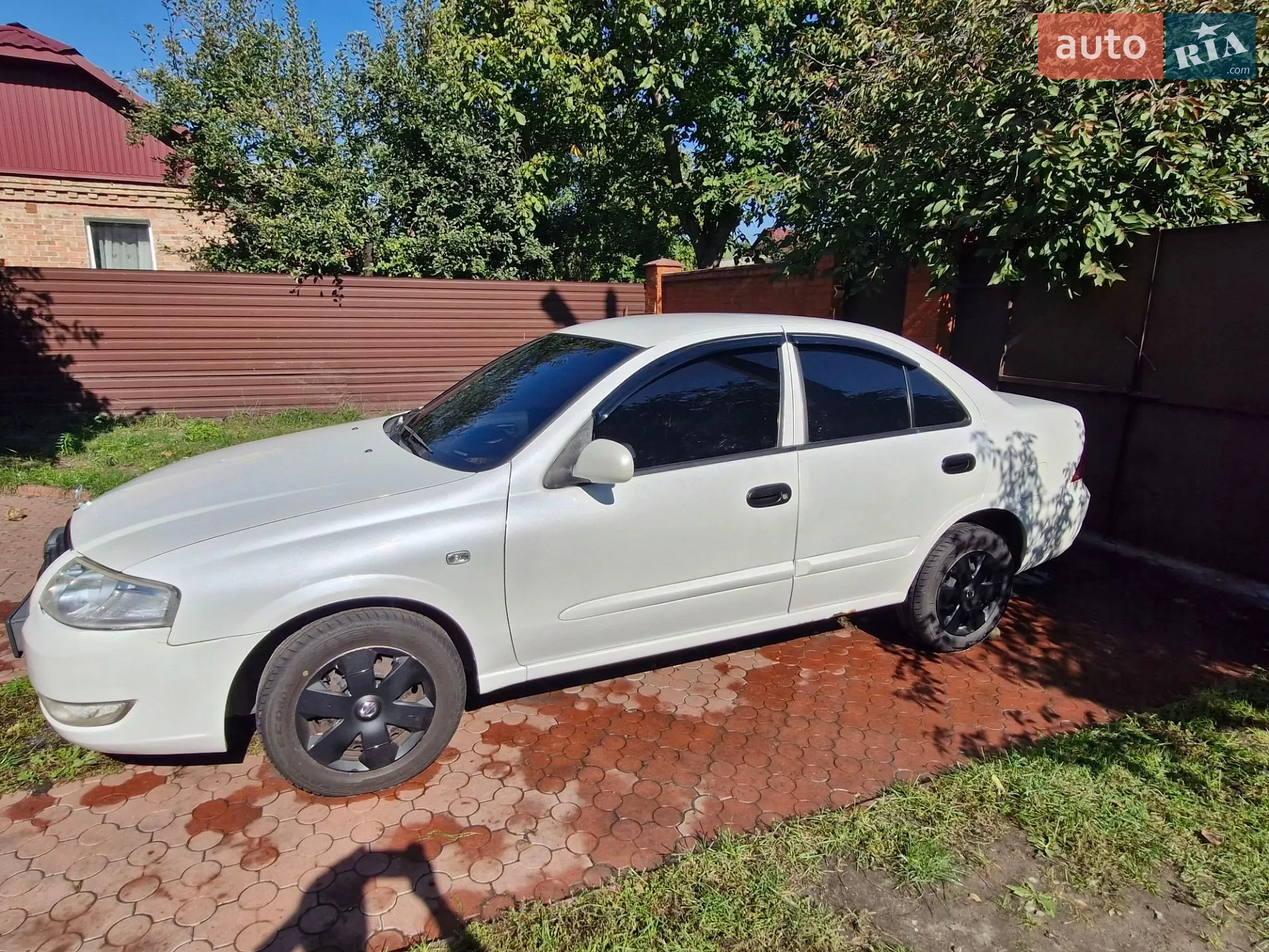 Nissan Almera, 2011