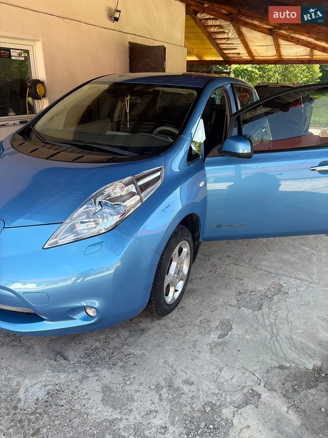 Nissan Leaf, 2011