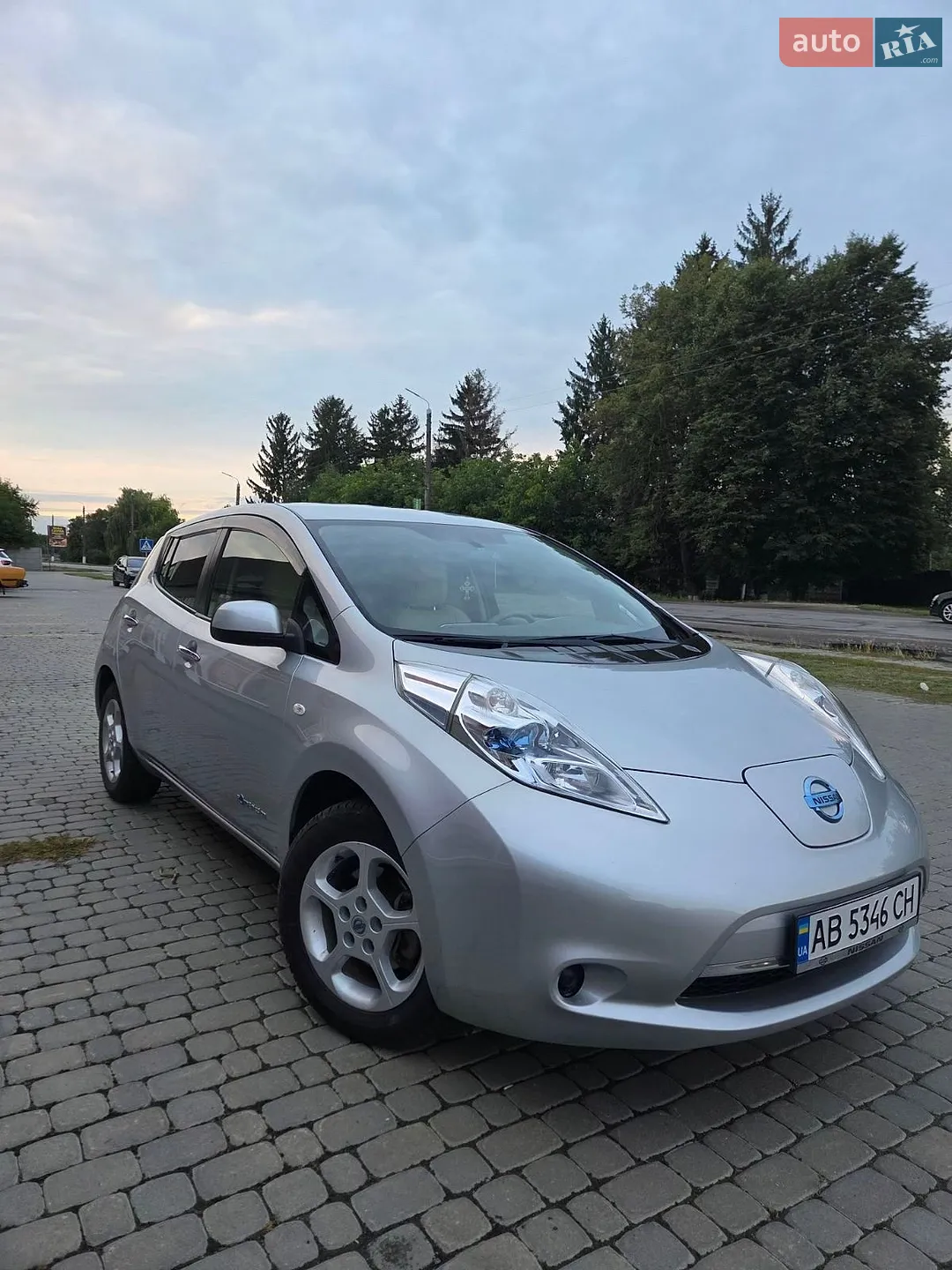 Nissan Leaf, 2011