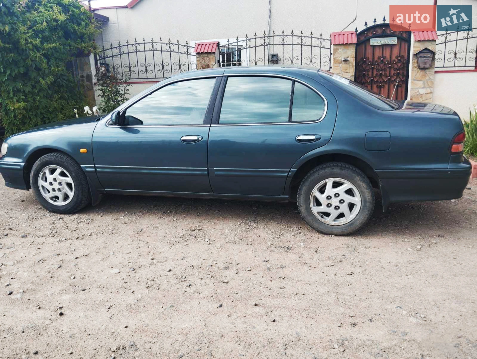 Nissan Maxima, 1996