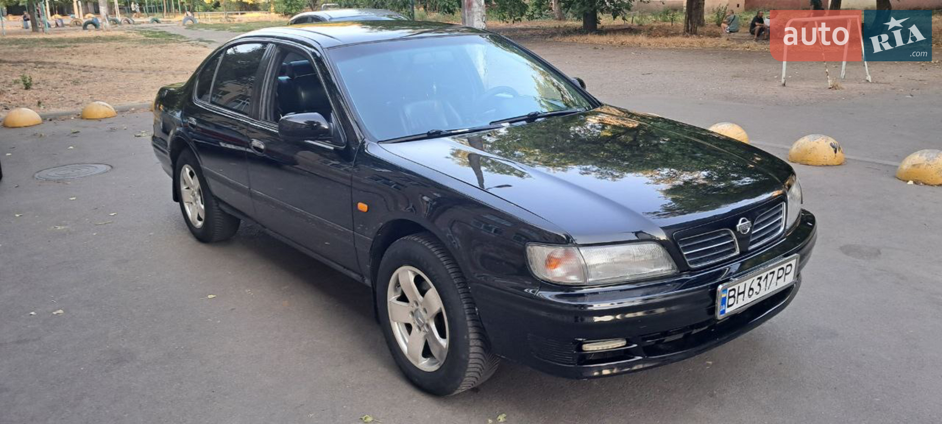 Nissan Maxima, 1998