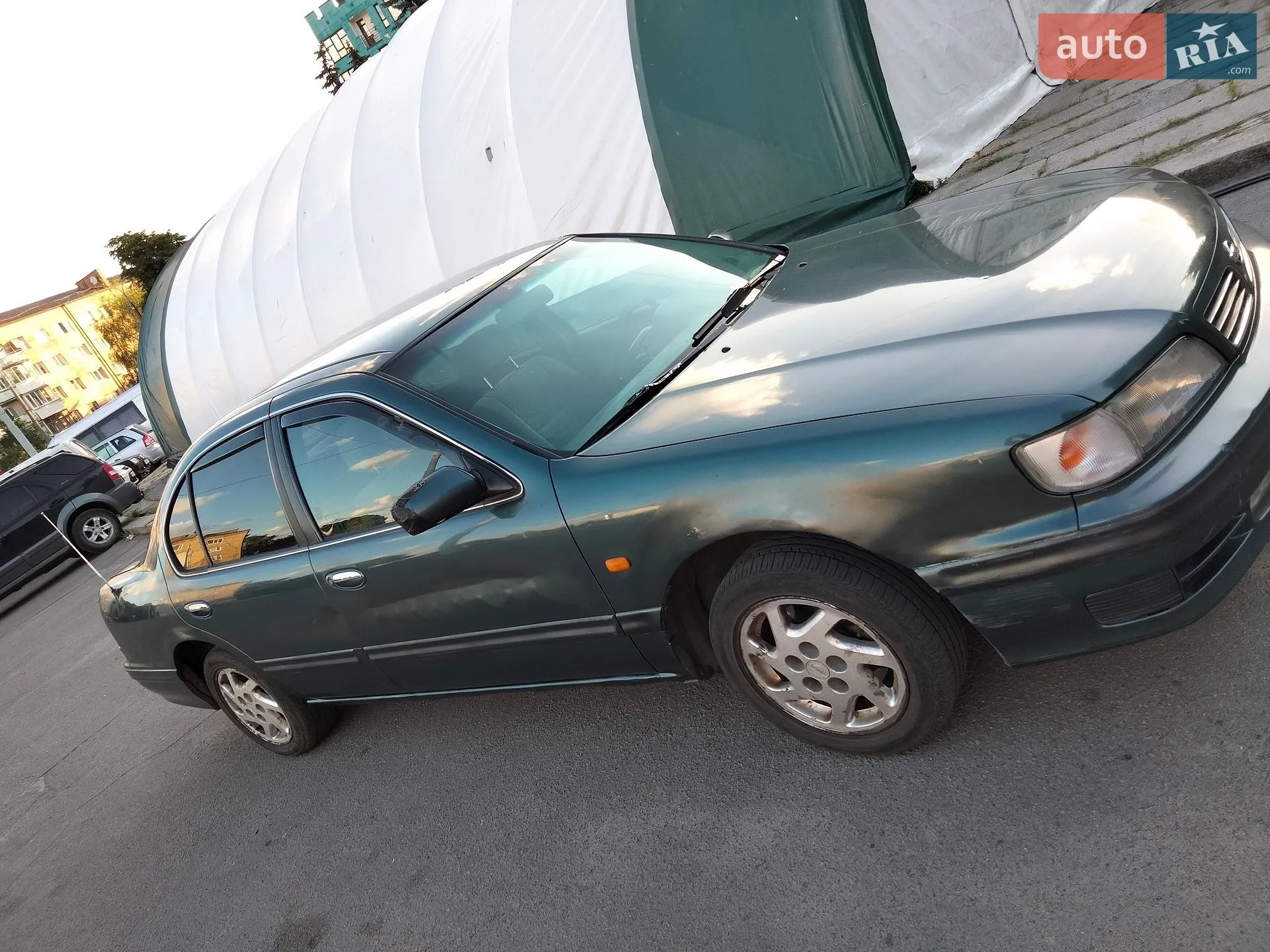Nissan Maxima, 1996