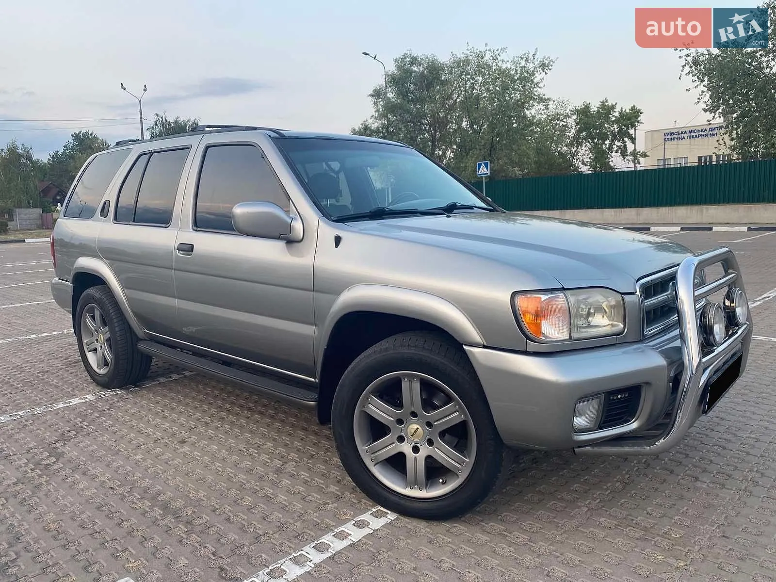 Nissan Pathfinder, 2001