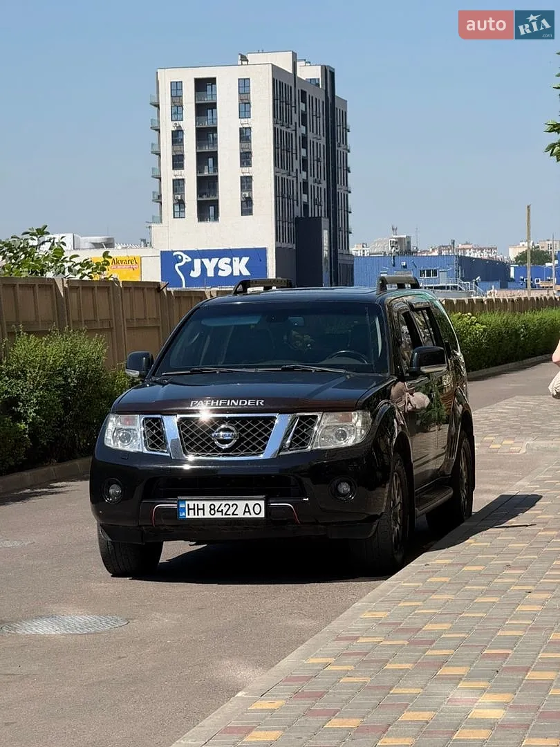 Nissan Pathfinder, 2011