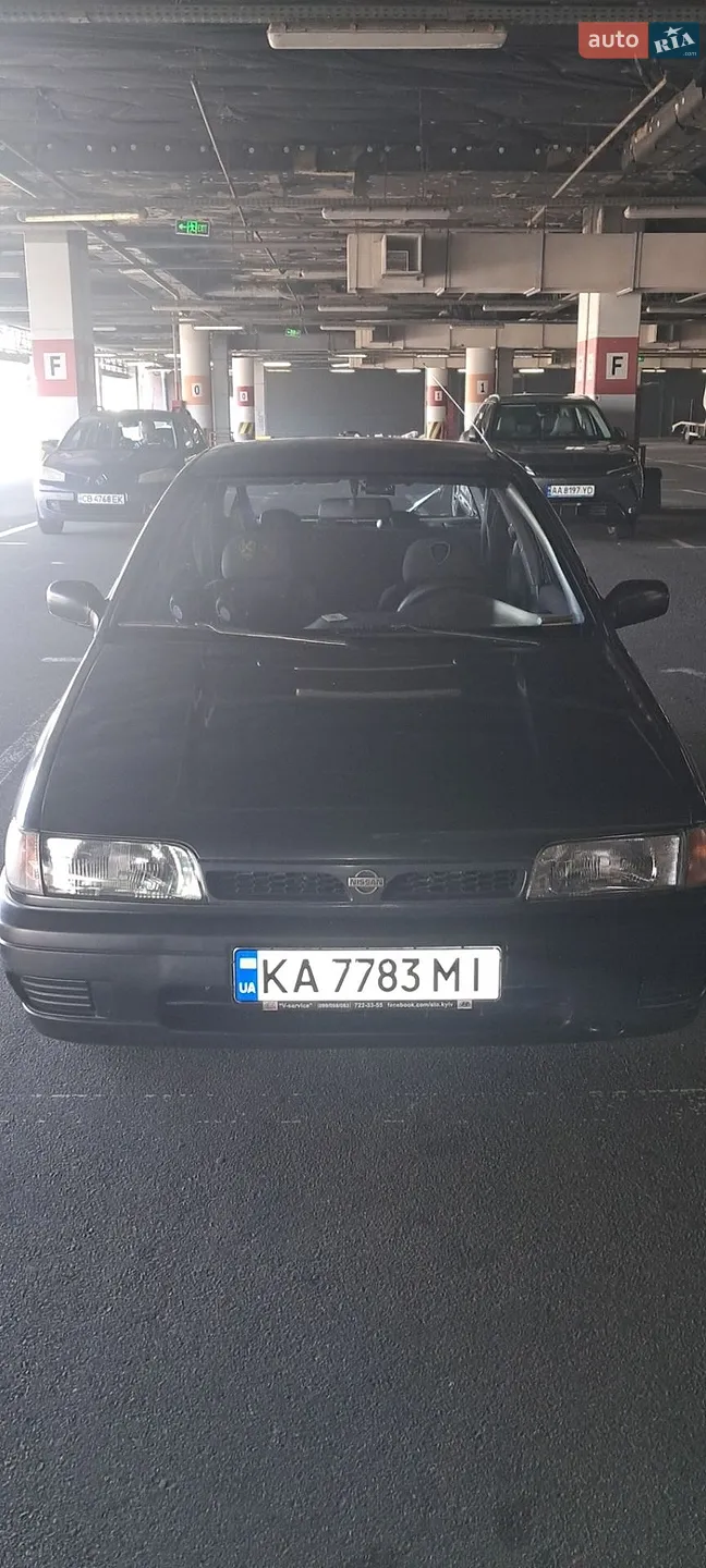 Nissan Sunny, 1992
