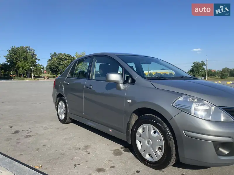 Nissan TIIDA, 2012