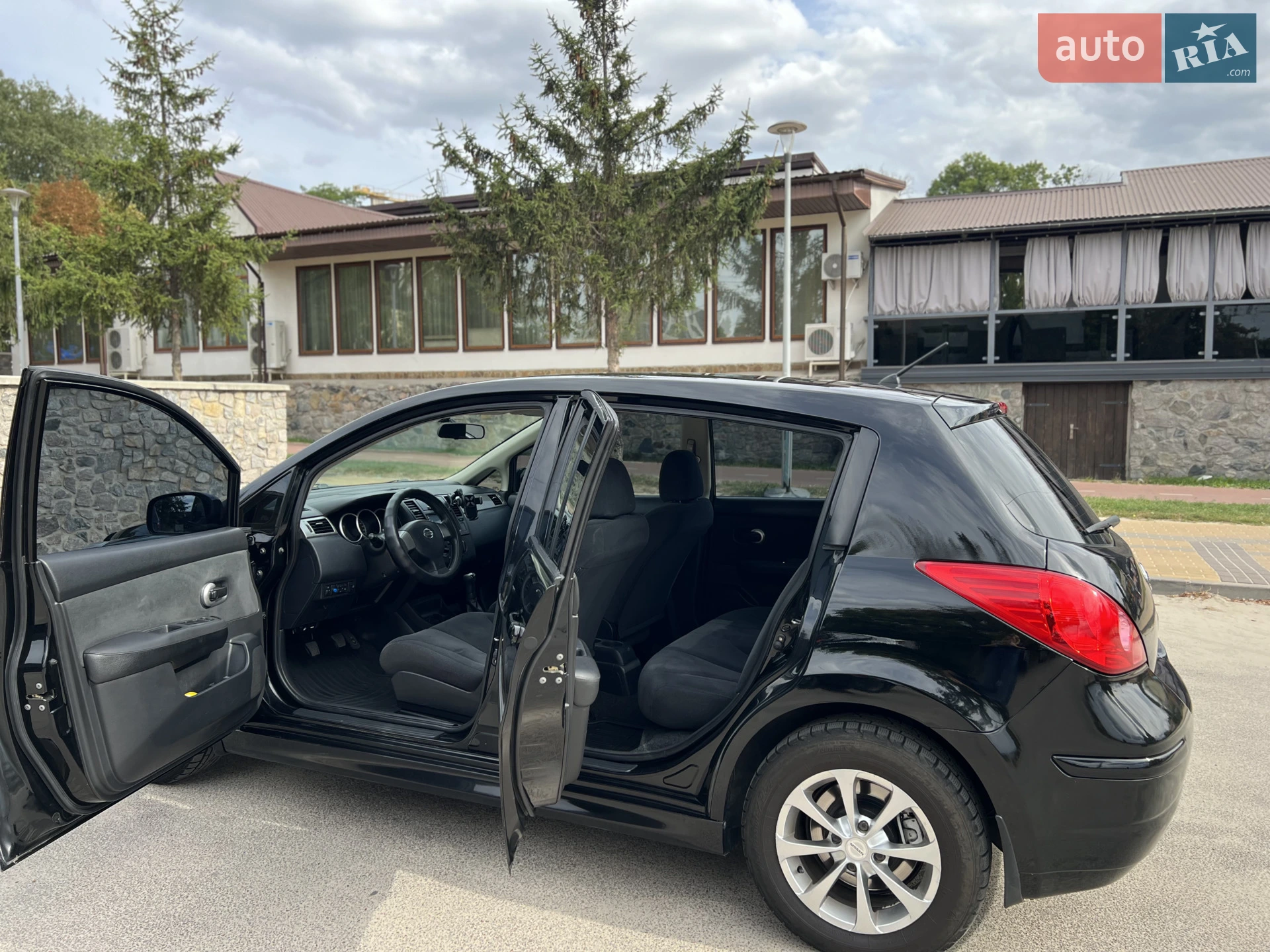Nissan TIIDA, 2013