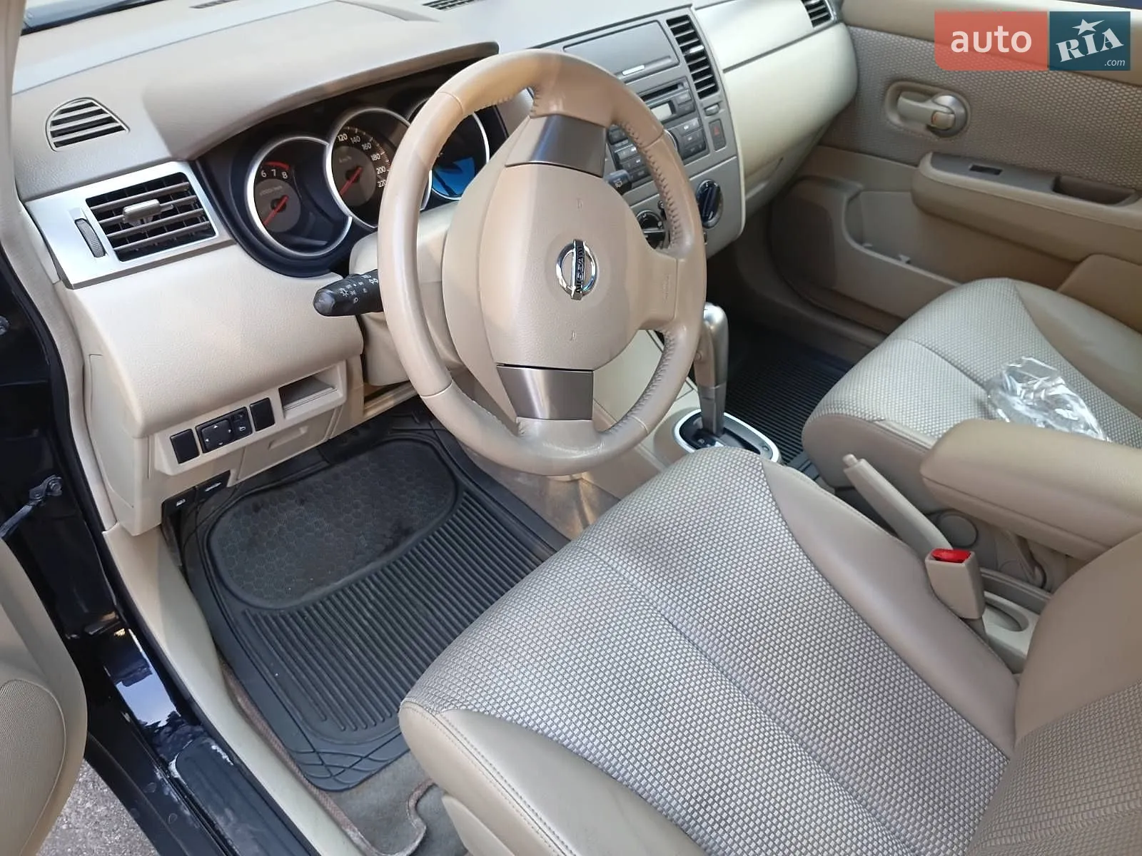 Nissan TIIDA, 2008