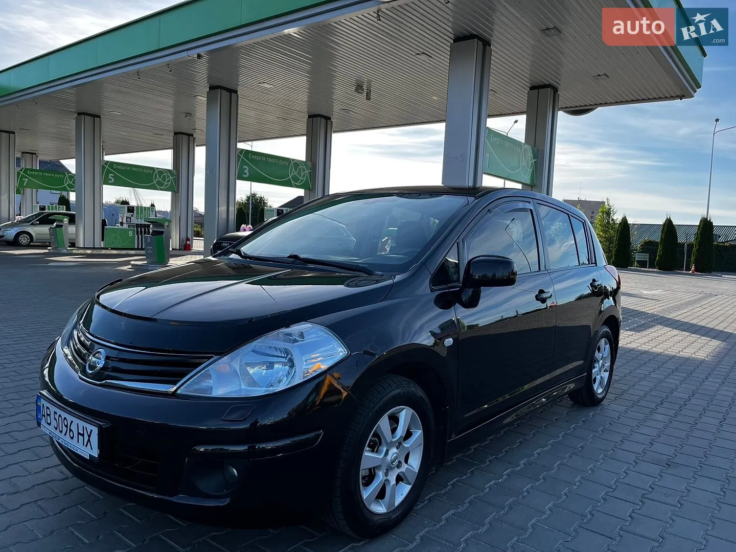 Nissan TIIDA, 2012
