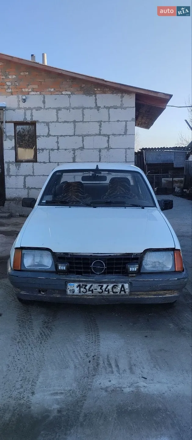 Opel Ascona, 1986