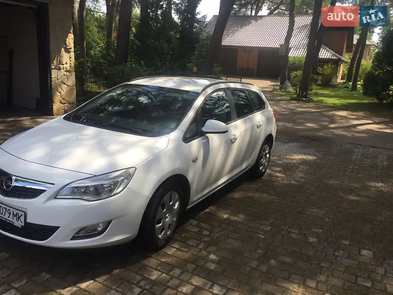 Opel Astra, 2012