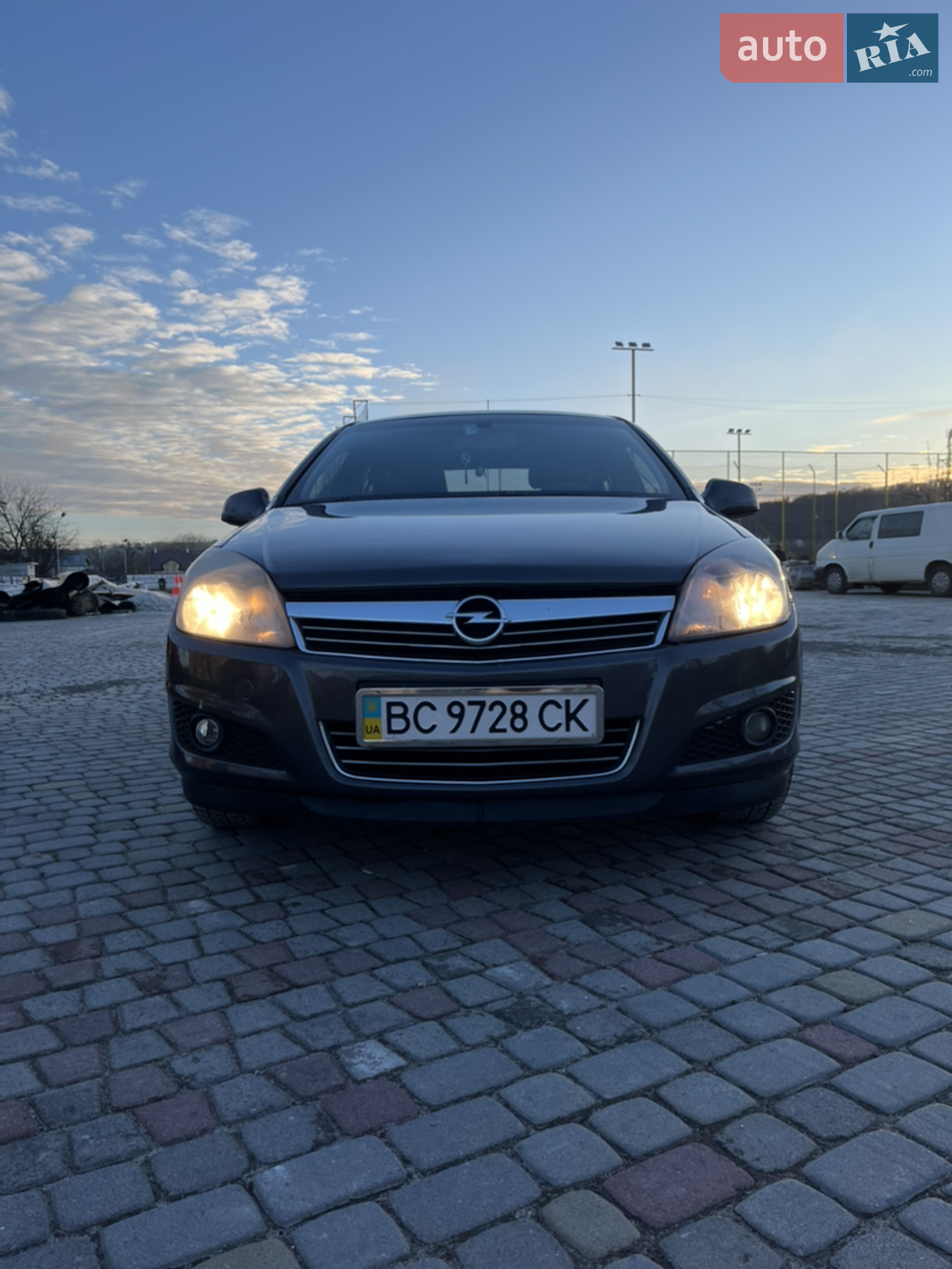 Opel Astra, 2011