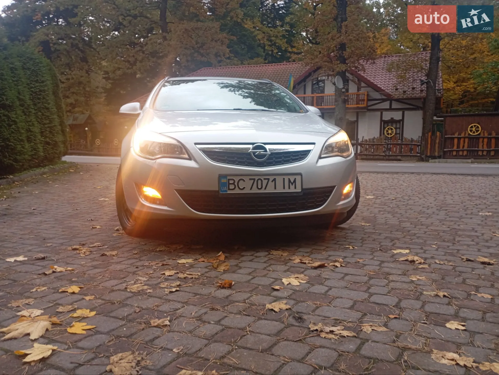 Opel Astra, 2011