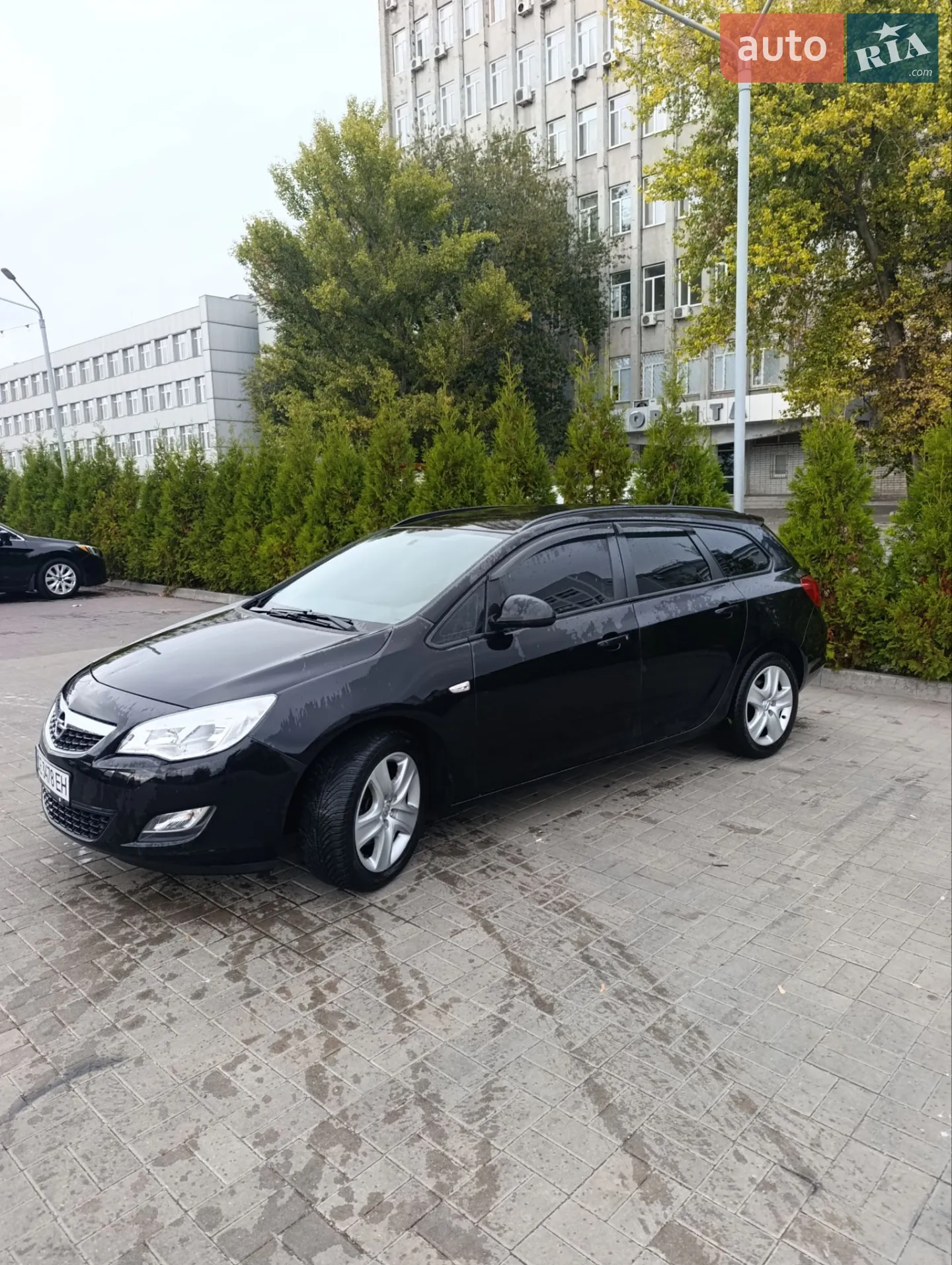 Opel Astra, 2011