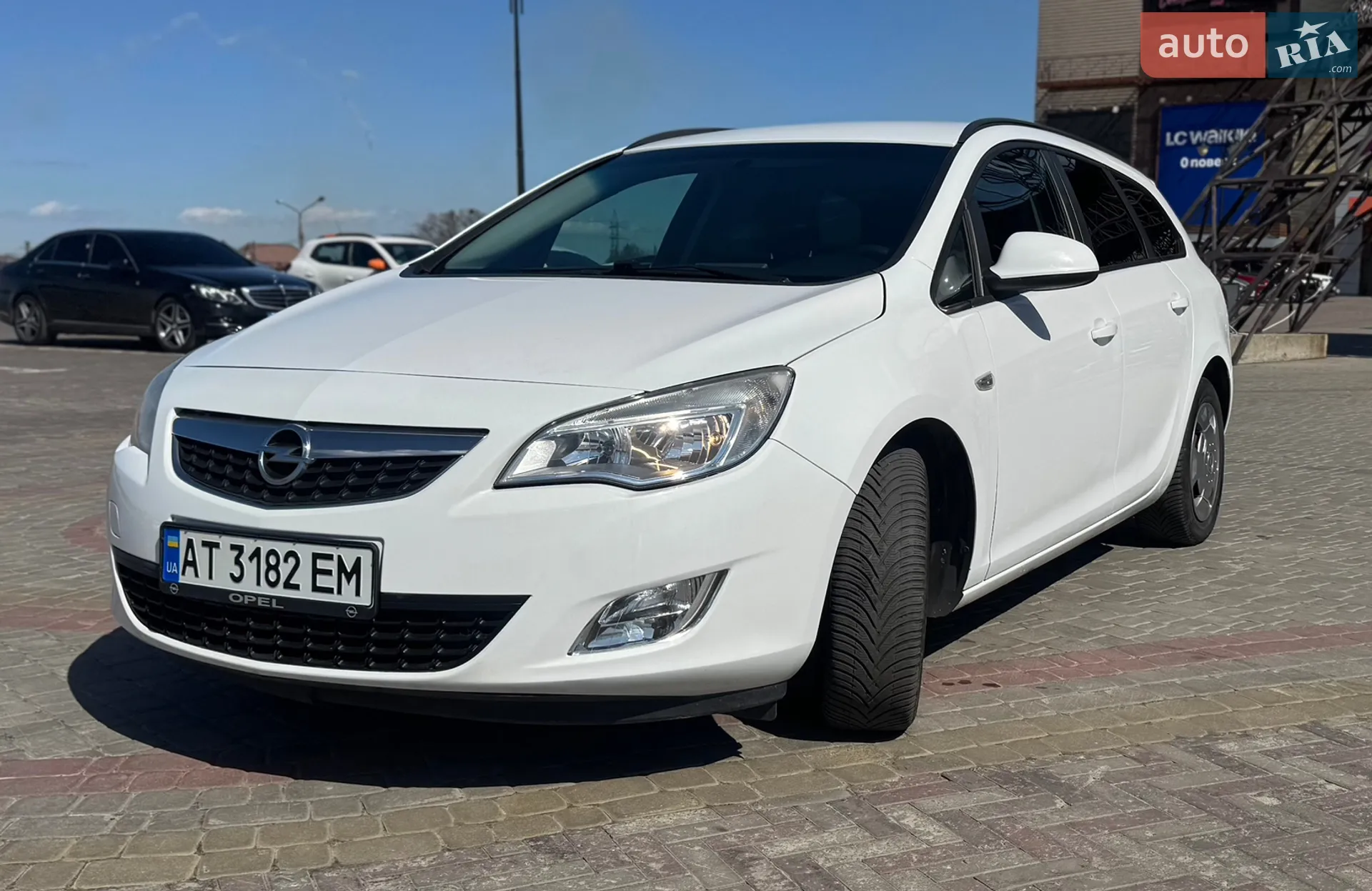 Opel Astra, 2012