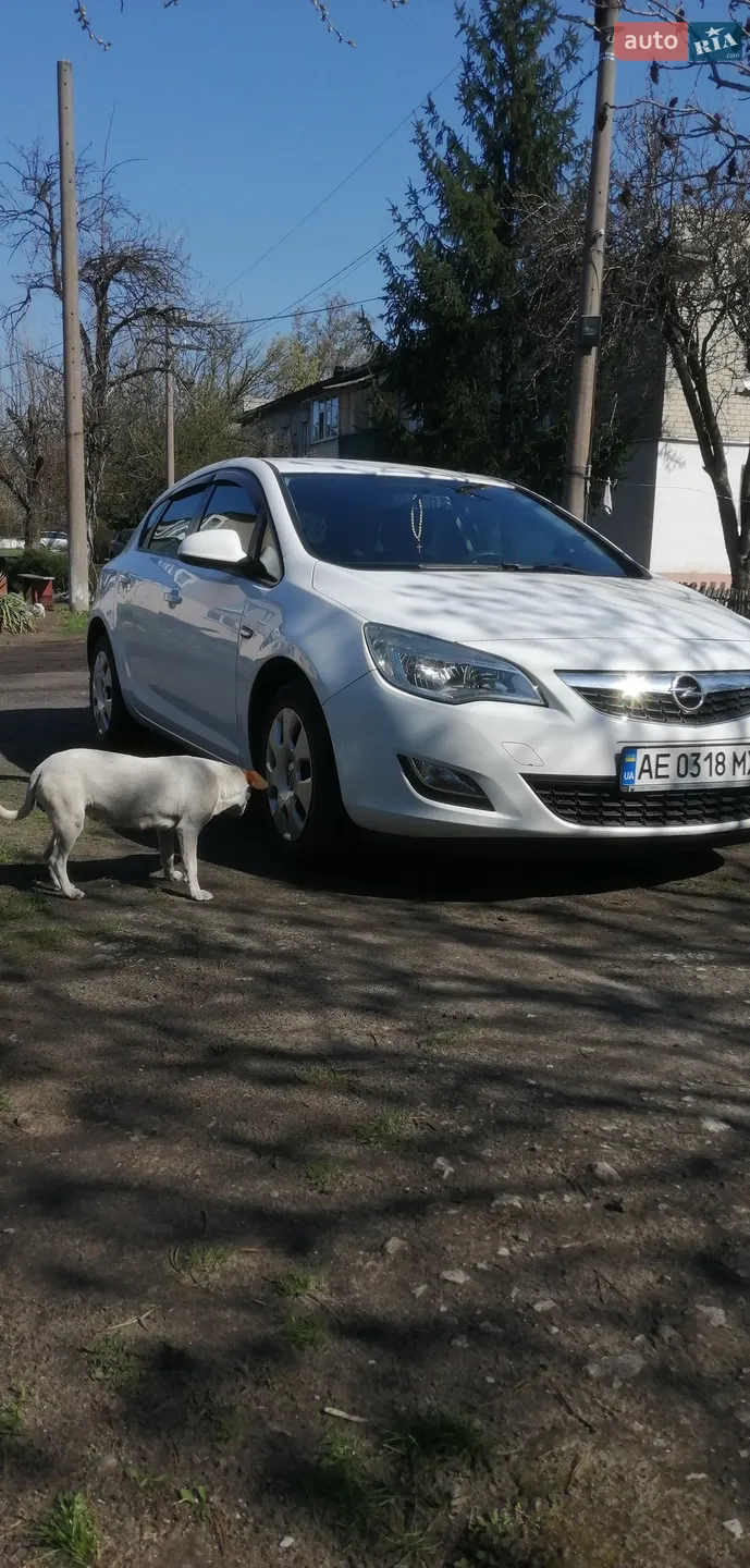 Opel Astra, 2010