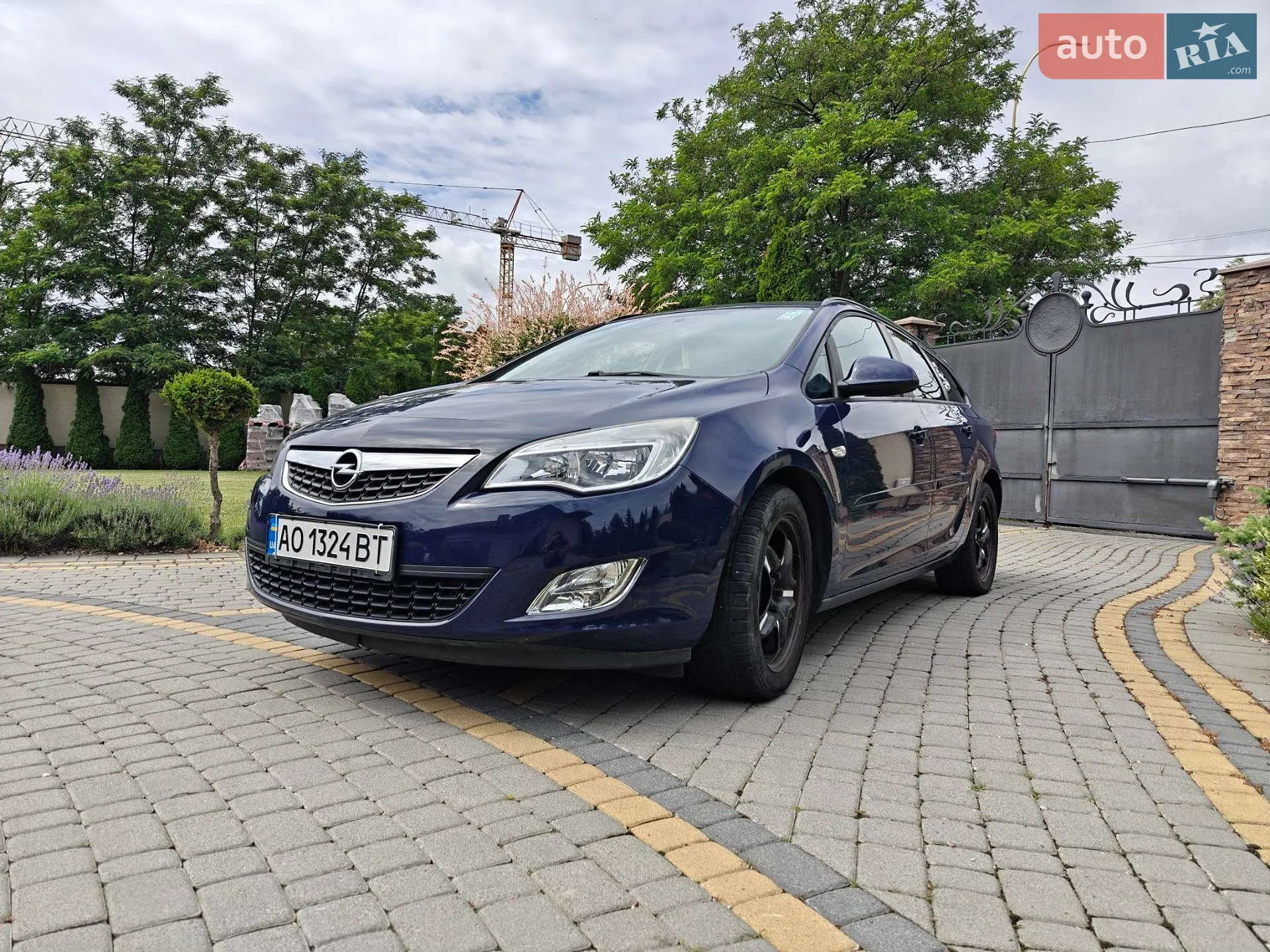Opel Astra, 2011