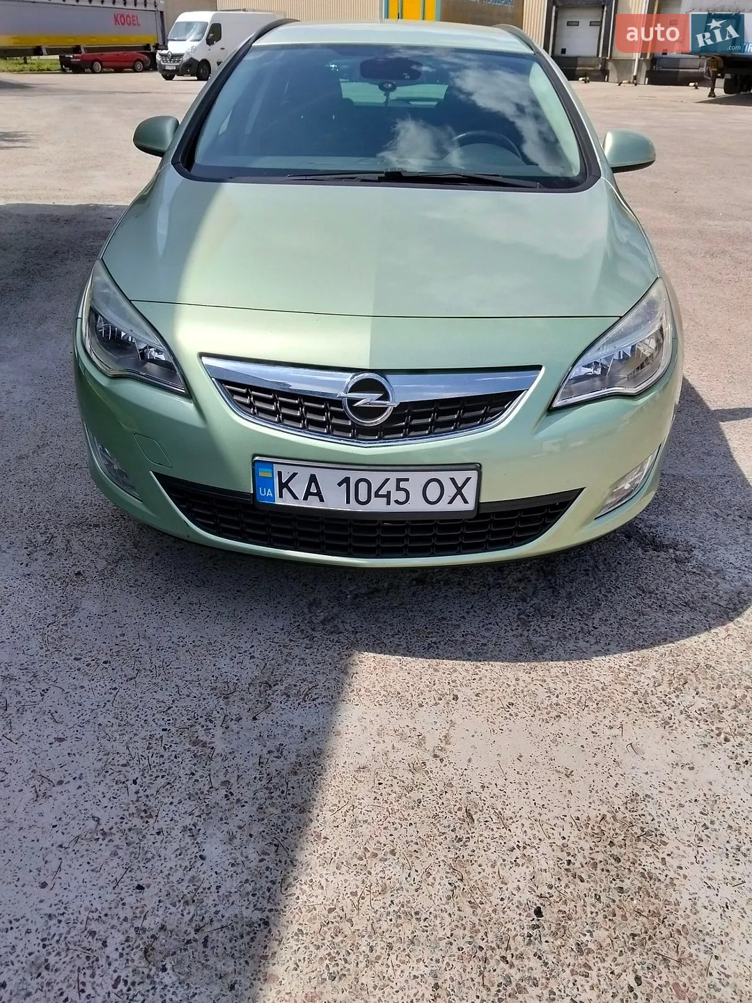 Opel Astra, 2011