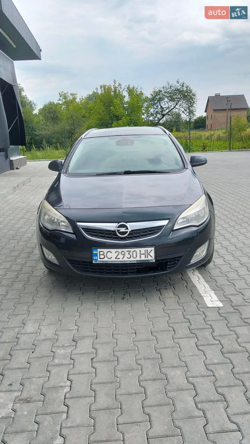 Opel Astra, 2012
