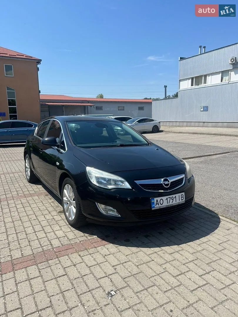 Opel Astra, 2010