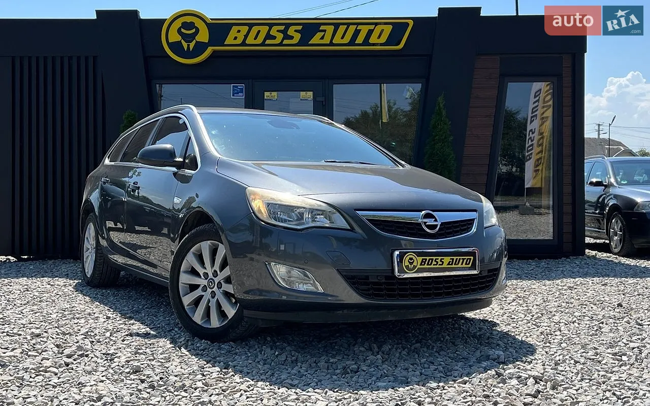 Opel Astra, 2011