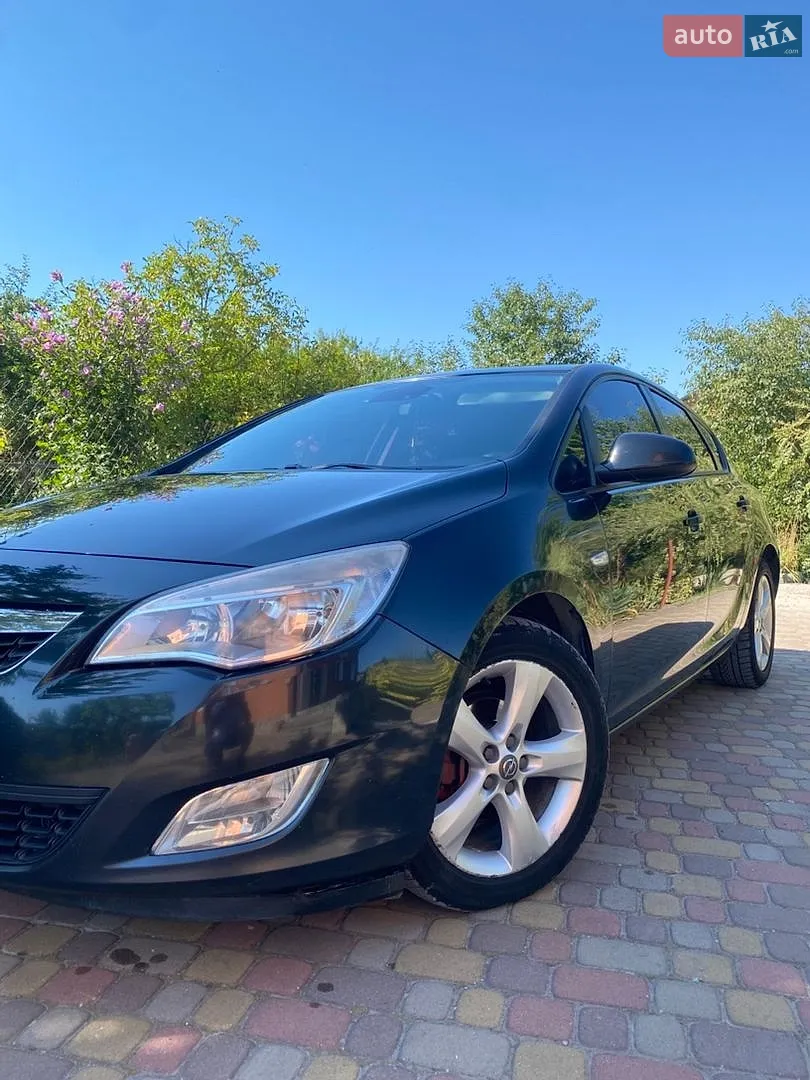 Opel Astra, 2012