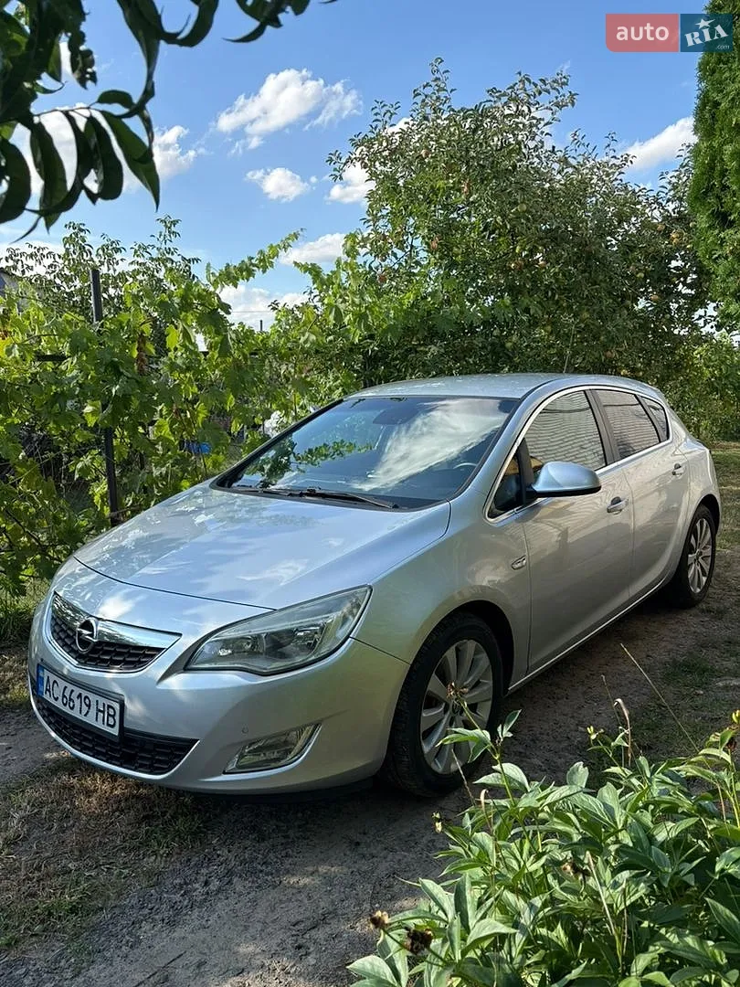 Opel Astra, 2010