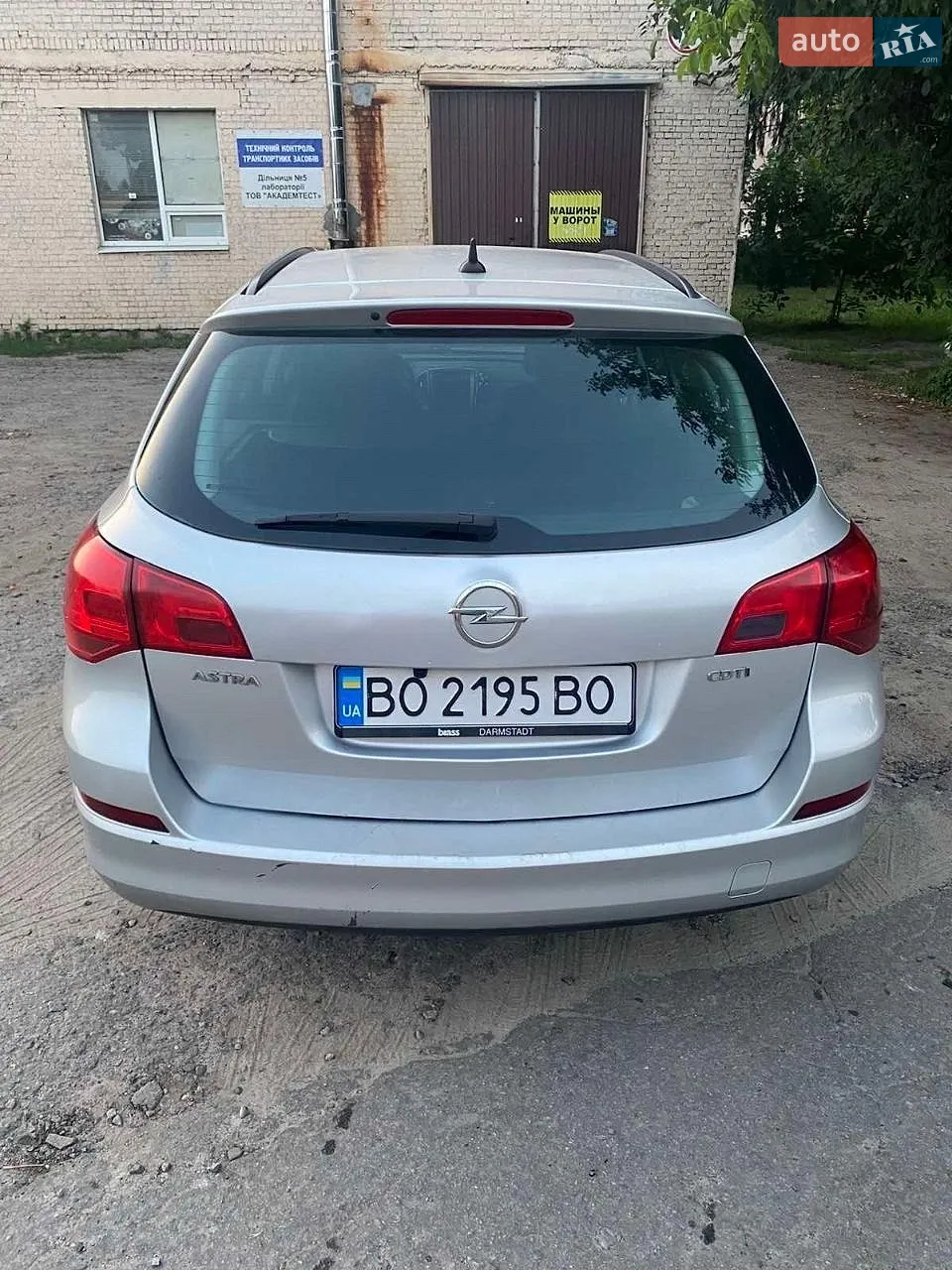 Opel Astra, 2011