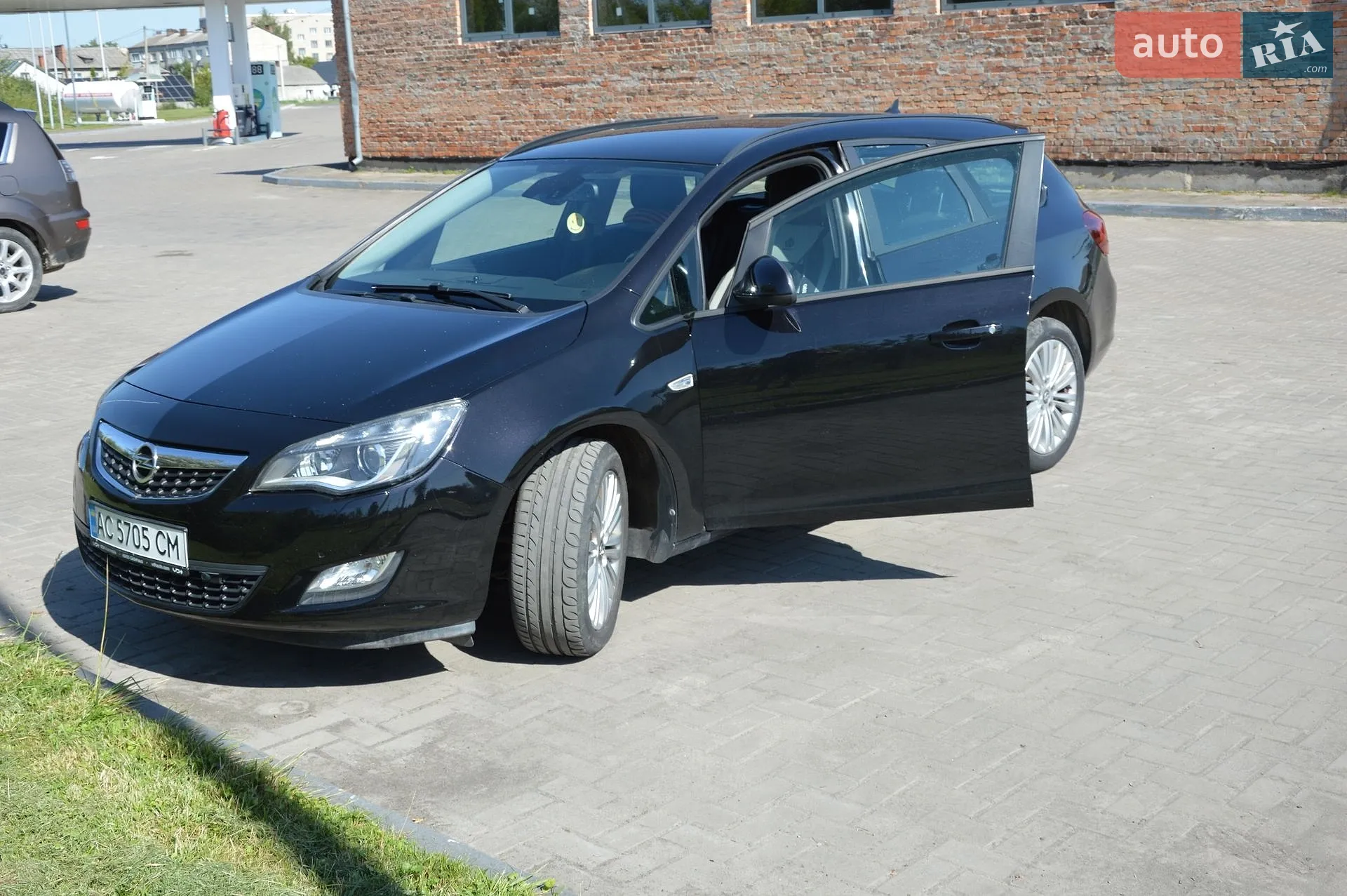 Opel Astra, 2011